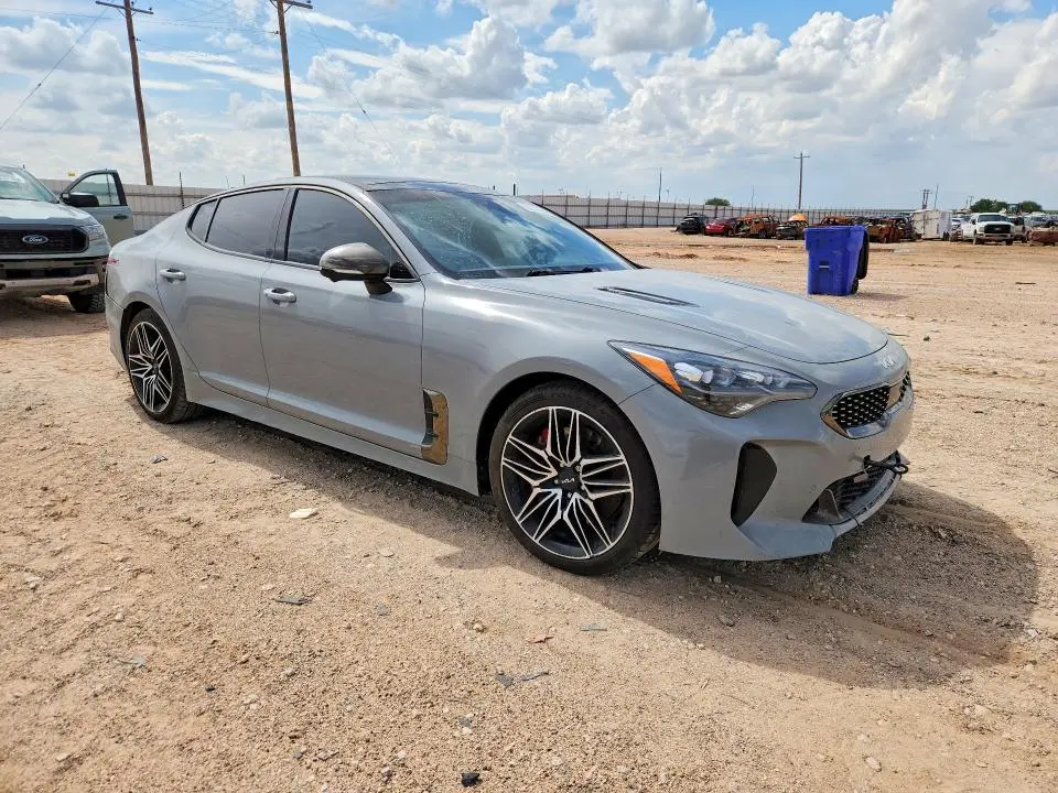 2022 KIA STINGER GT2  