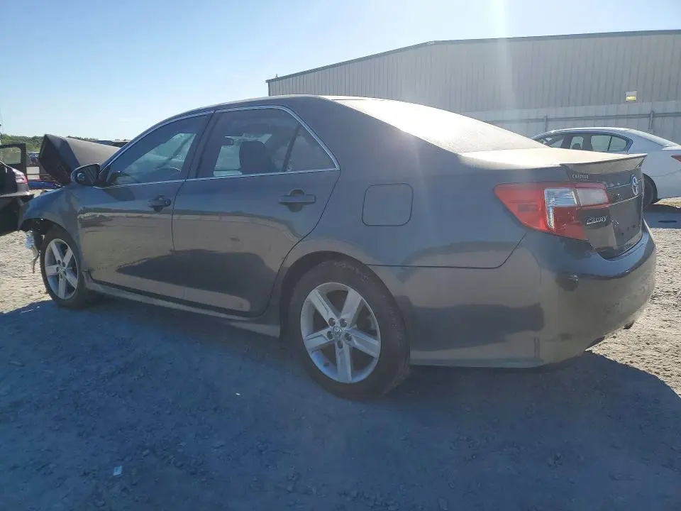 2013 TOYOTA CAMRY SE  