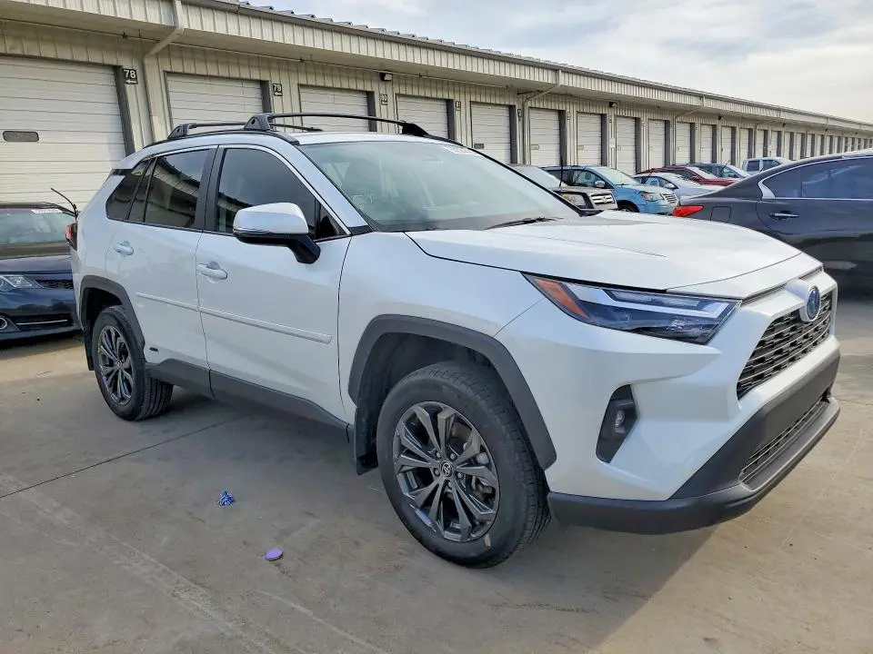 2024 TOYOTA RAV4 XLE PREMIUM  