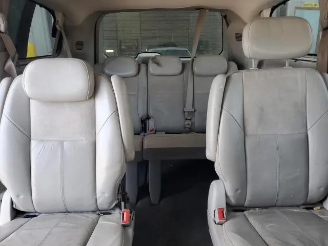 2010 CHRYSLER TOWN & COUNTRY LIMITED  