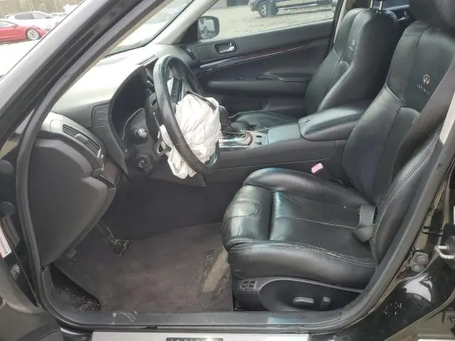 2011 INFINITI G37 