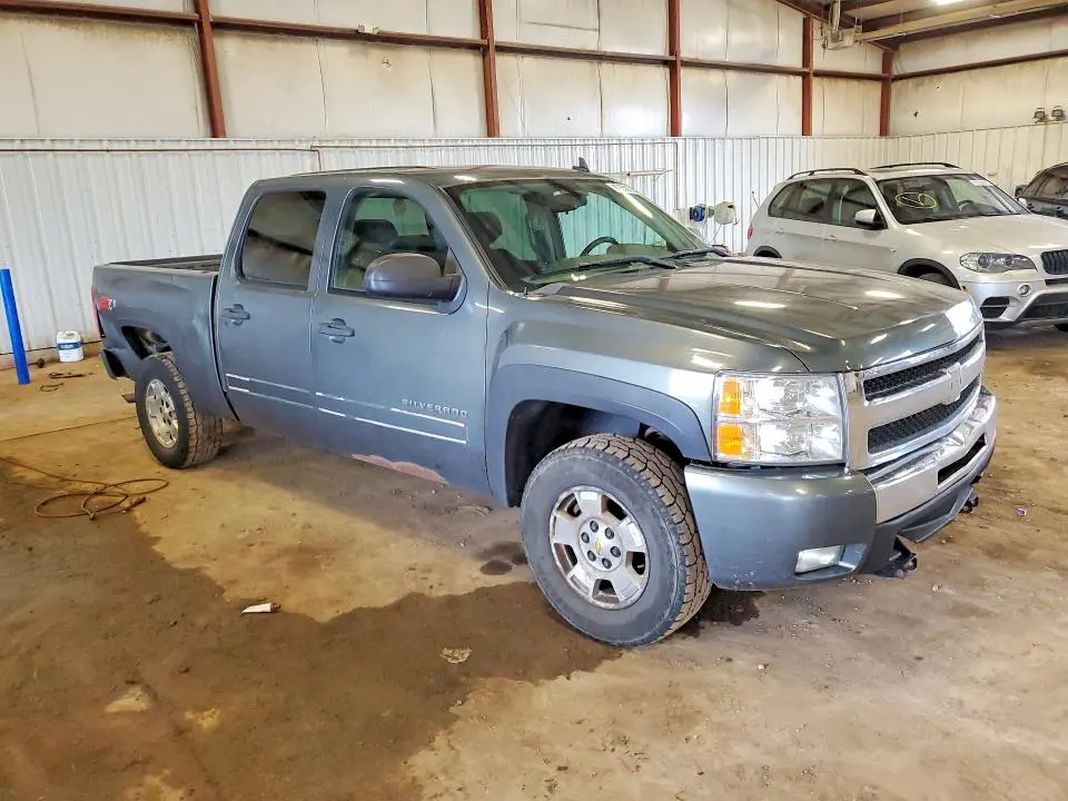 2011 CHEVROLET SILVERADO K1500 LT  