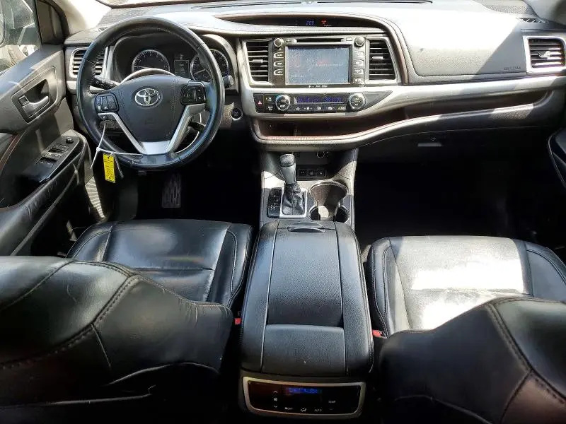 2016 TOYOTA HIGHLANDER XLE  