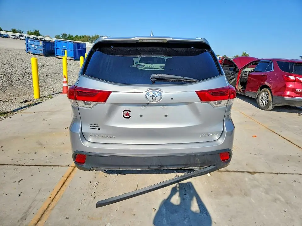 2018 TOYOTA HIGHLANDER XLE  