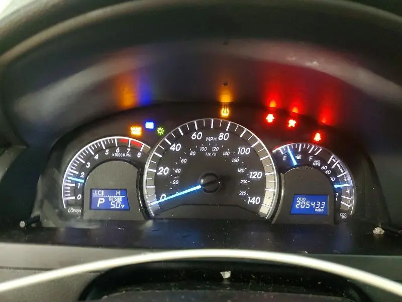 2014 TOYOTA CAMRY SE  