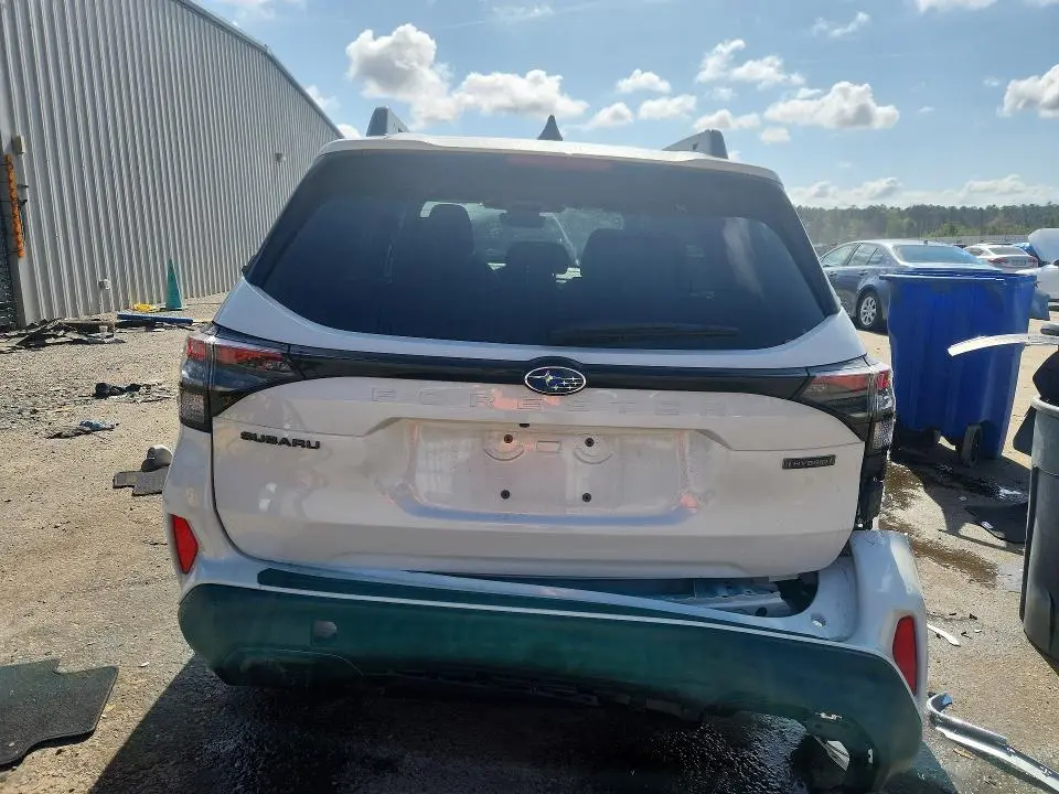 2025 SUBARU FORESTER LIMITED  