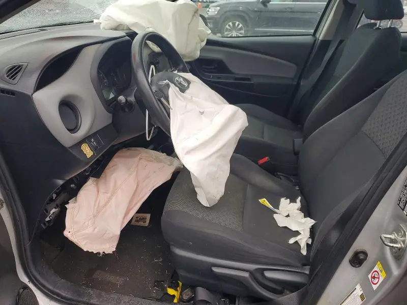 2015 TOYOTA YARIS 5-DOOR L  