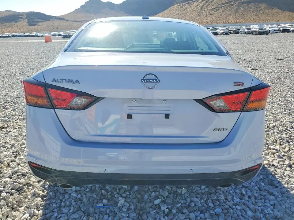 2025 NISSAN ALTIMA SR  