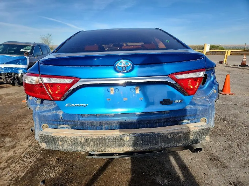 2017 TOYOTA CAMRY SE  
