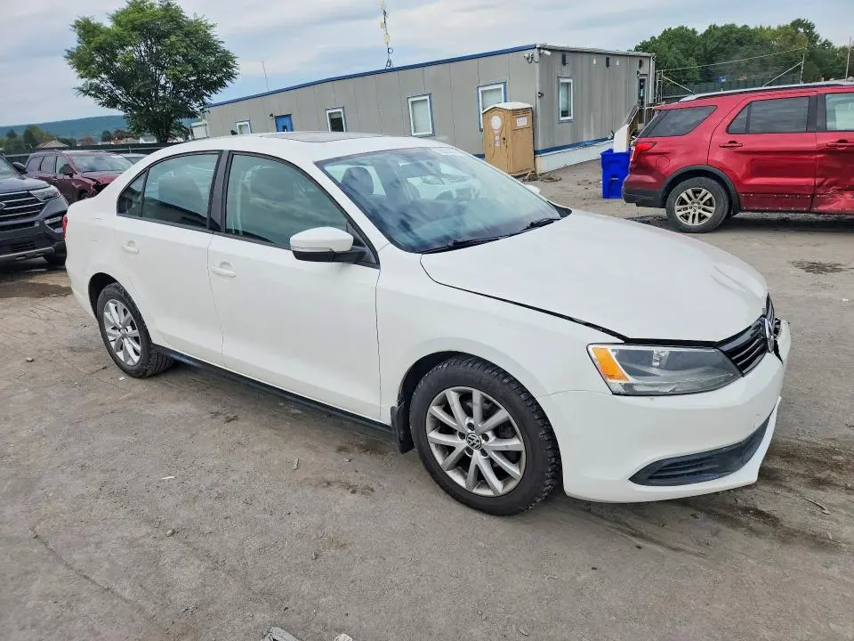 2012 VOLKSWAGEN JETTA SE  