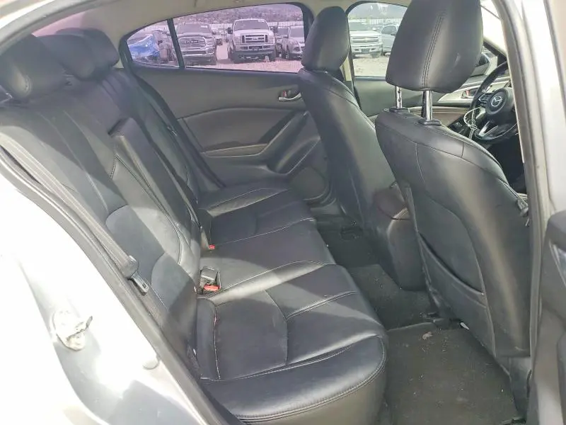 2018 MAZDA 3 TOURING  