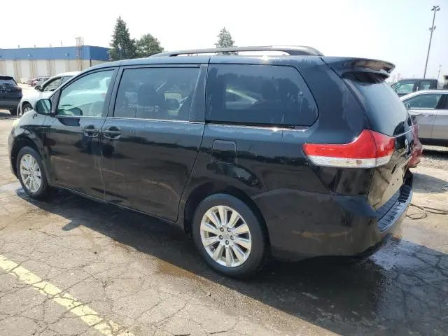 2011 TOYOTA SIENNA LE  