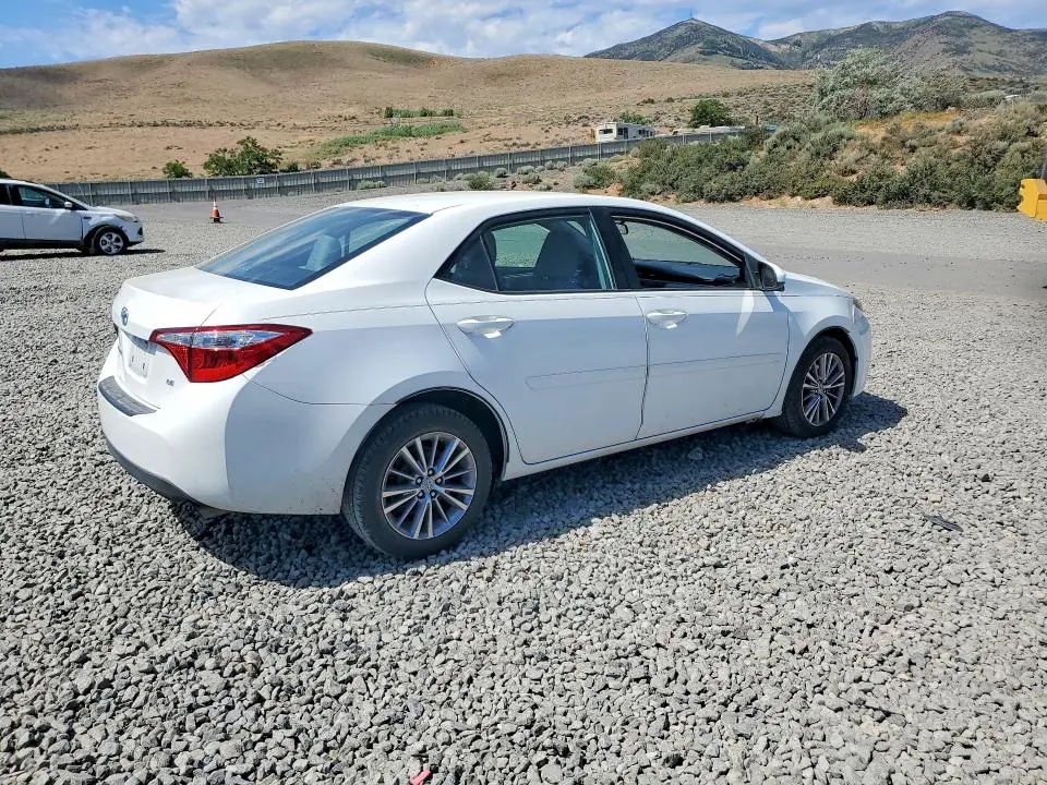 2015 TOYOTA COROLLA LE PLUS  