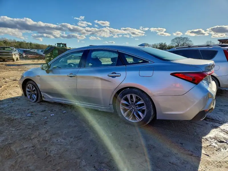 2019 TOYOTA AVALON XLE  