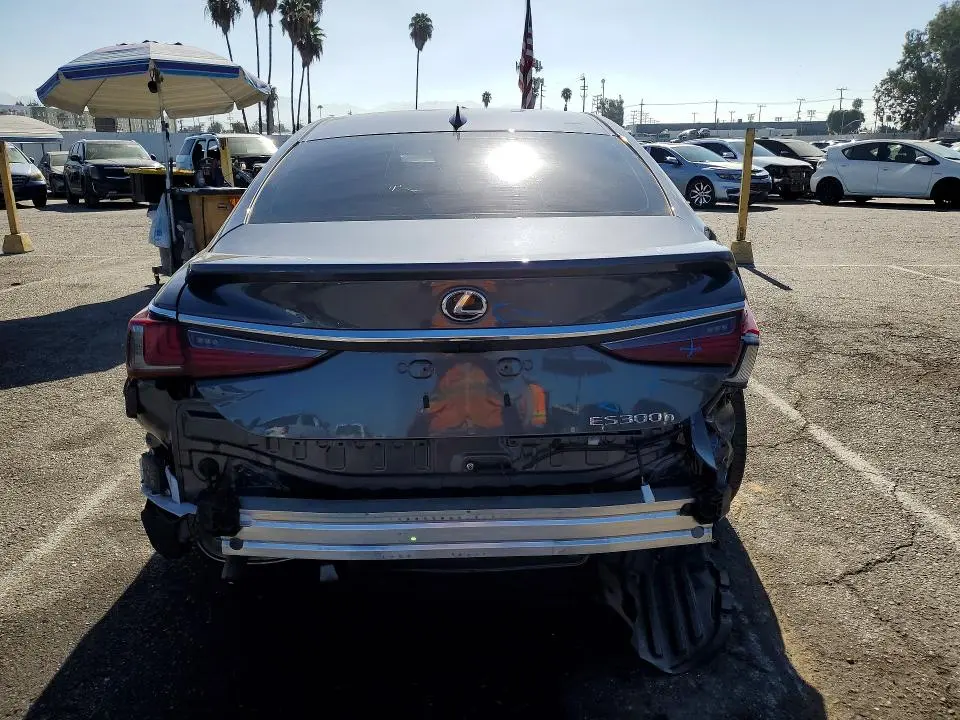 2024 LEXUS ES 300H LUXURY  