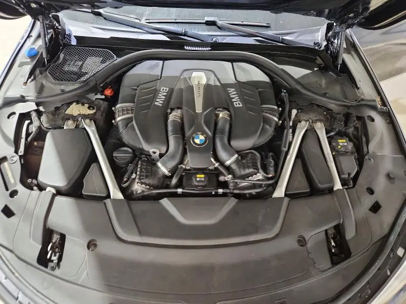 2019 BMW 750 XI  