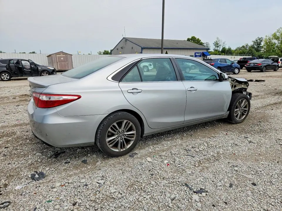 2016 TOYOTA CAMRY SE  