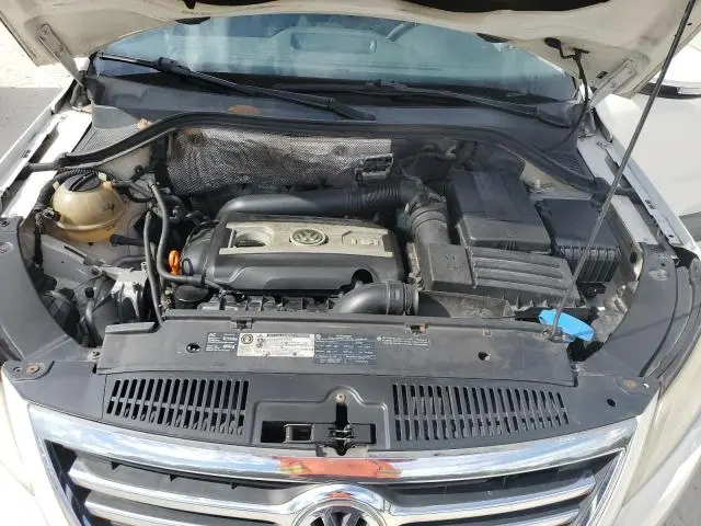 2011 VOLKSWAGEN TIGUAN S  