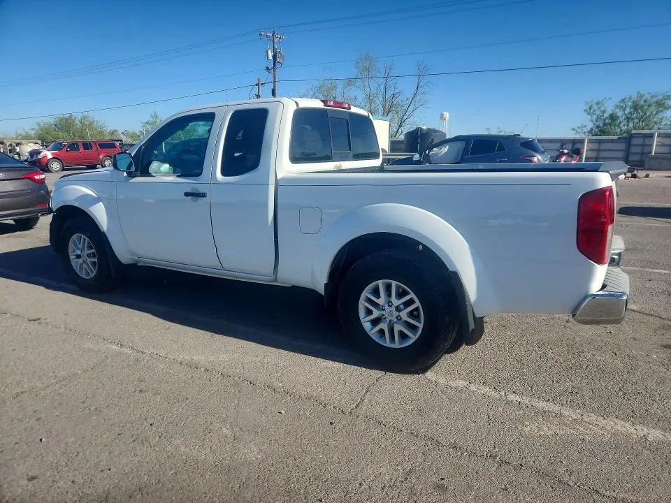 2017 NISSAN FRONTIER SV  
