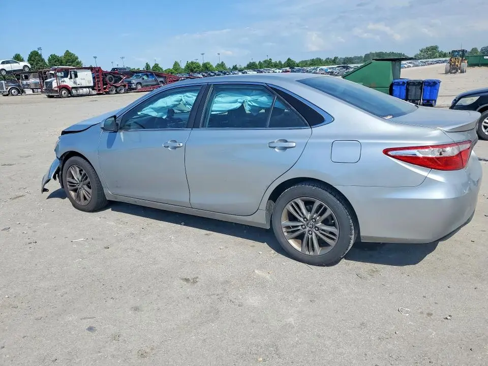 2016 TOYOTA CAMRY SE  