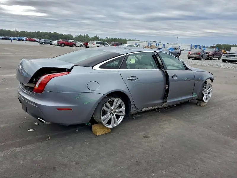 2011 JAGUAR XJL   