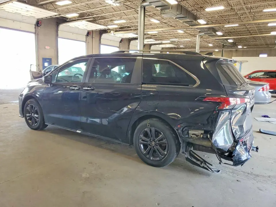 2024 TOYOTA SIENNA XSE  