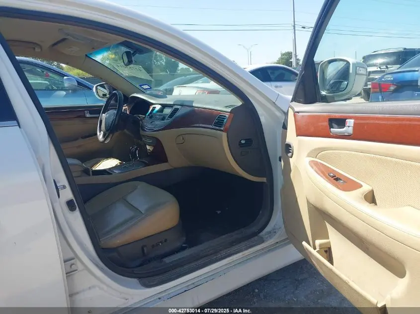 2013 HYUNDAI GENESIS 3.8