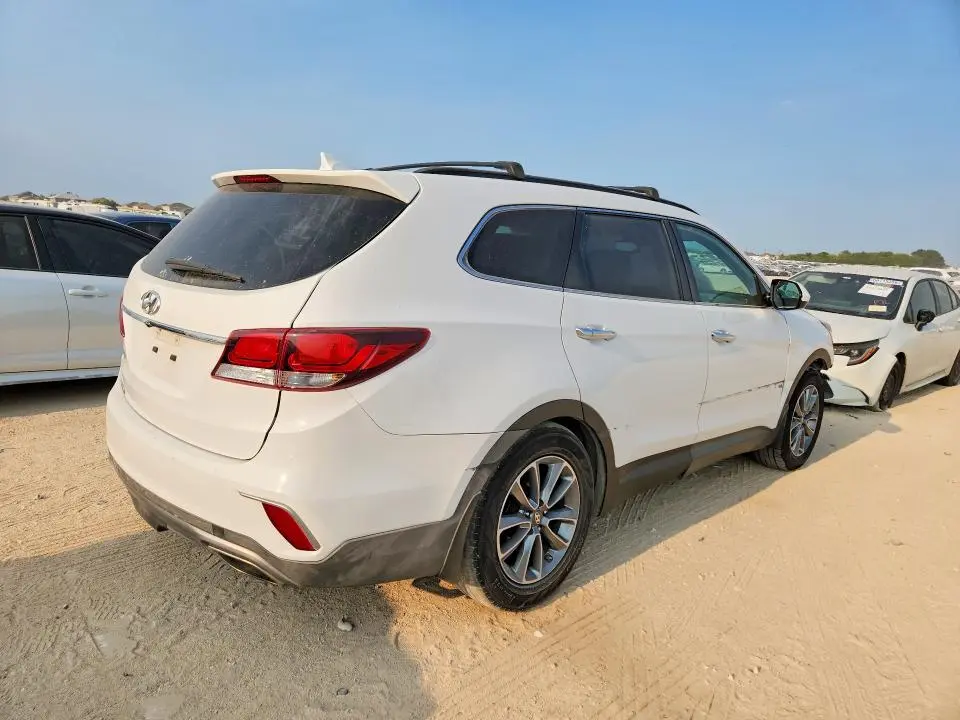 2017 HYUNDAI SANTA FE SE  