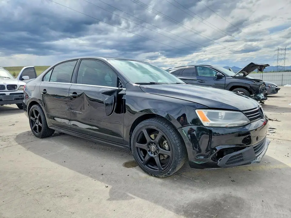 2013 VOLKSWAGEN JETTA SE  