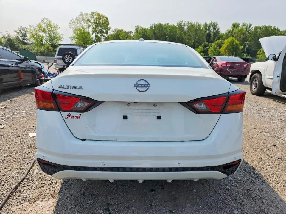 2025 NISSAN ALTIMA SV  