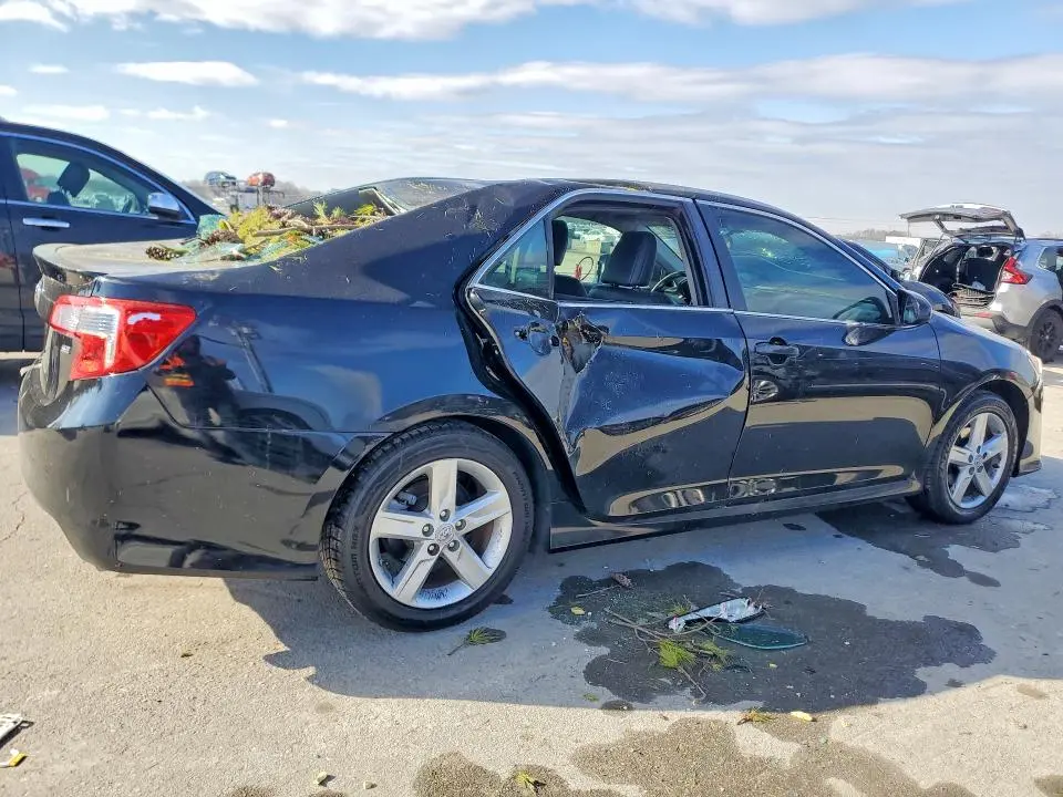 2013 TOYOTA CAMRY SE  