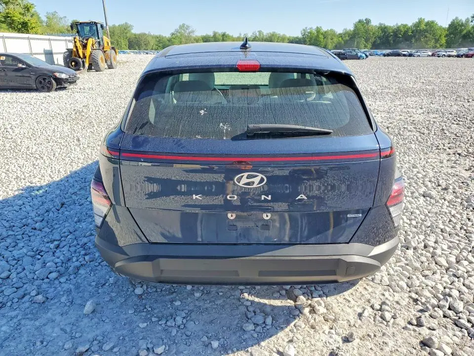 2024 HYUNDAI KONA SE  