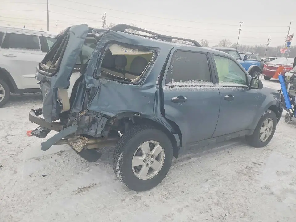 2010 FORD ESCAPE XLT  
