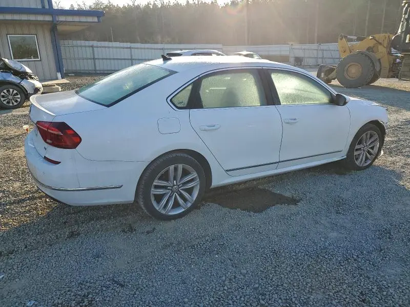 2017 VOLKSWAGEN PASSAT SE  