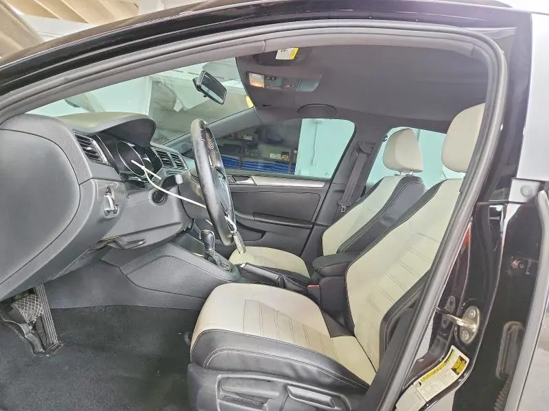 2016 VOLKSWAGEN JETTA SPORT  