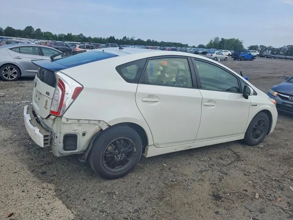 2015 TOYOTA PRIUS TWO  