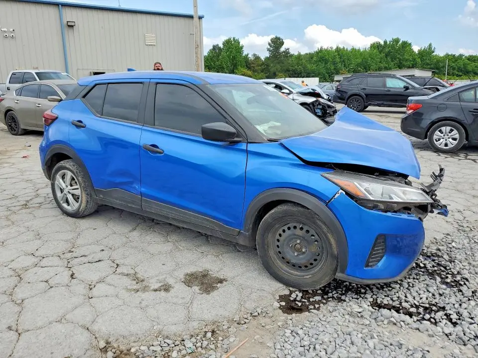 2022 NISSAN KICKS S  
