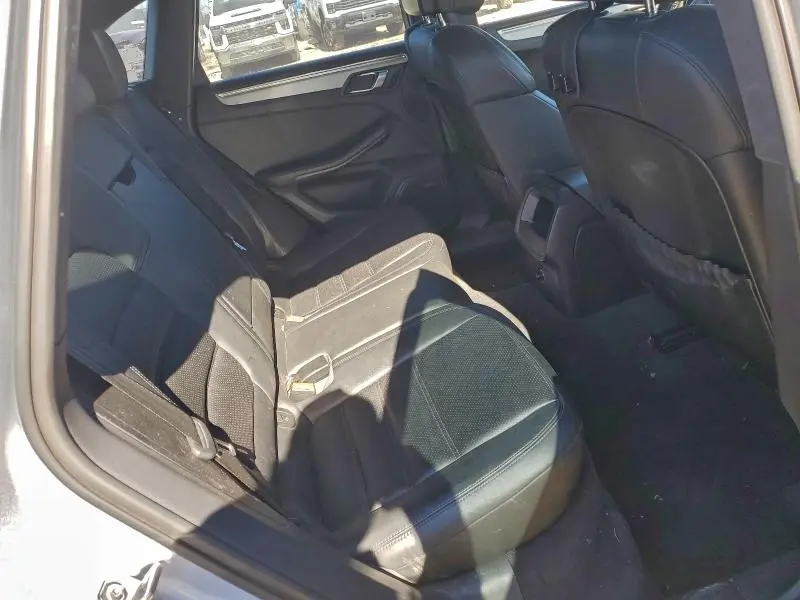 2015 PORSCHE MACAN TURBO  