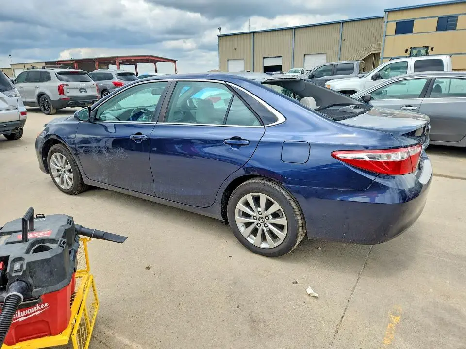 2017 TOYOTA CAMRY XLE  