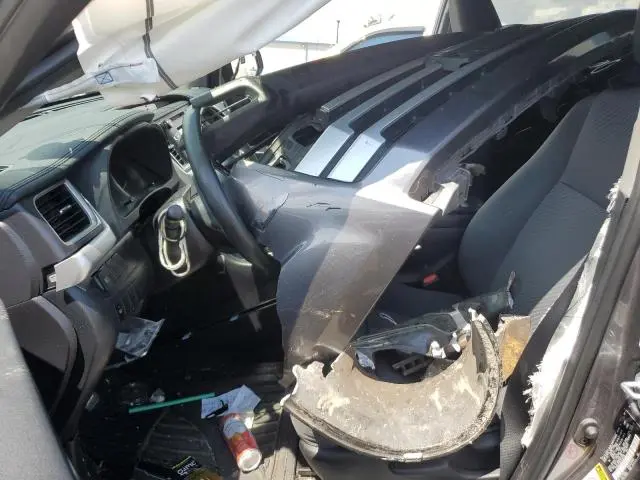 2019 TOYOTA HIGHLANDER LE  
