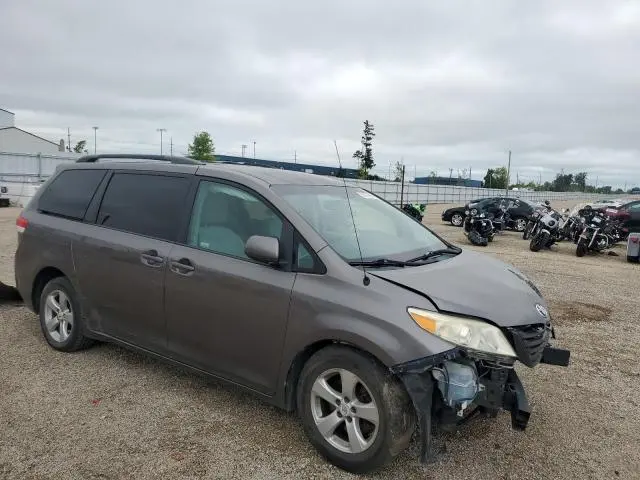 2011 TOYOTA SIENNA LE  