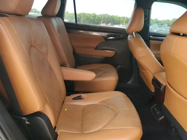 2020 TOYOTA HIGHLANDER PLATINUM  