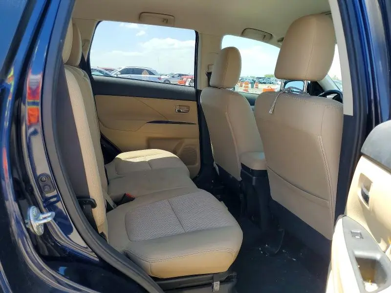 2018 MITSUBISHI OUTLANDER SE  