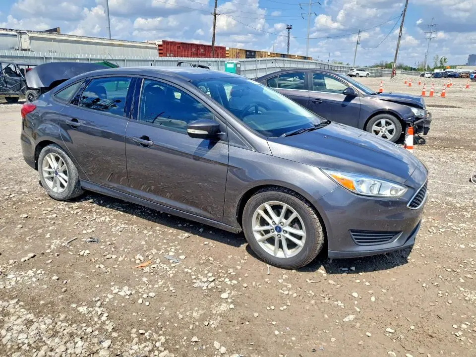 2015 FORD FOCUS SE  