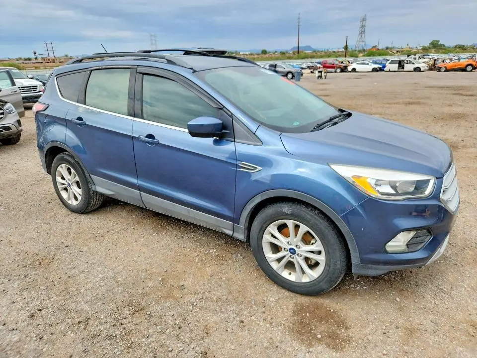 2018 FORD ESCAPE SE  