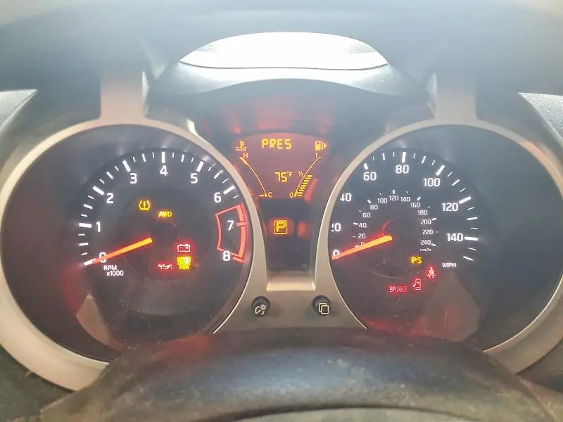 2013 NISSAN JUKE S  