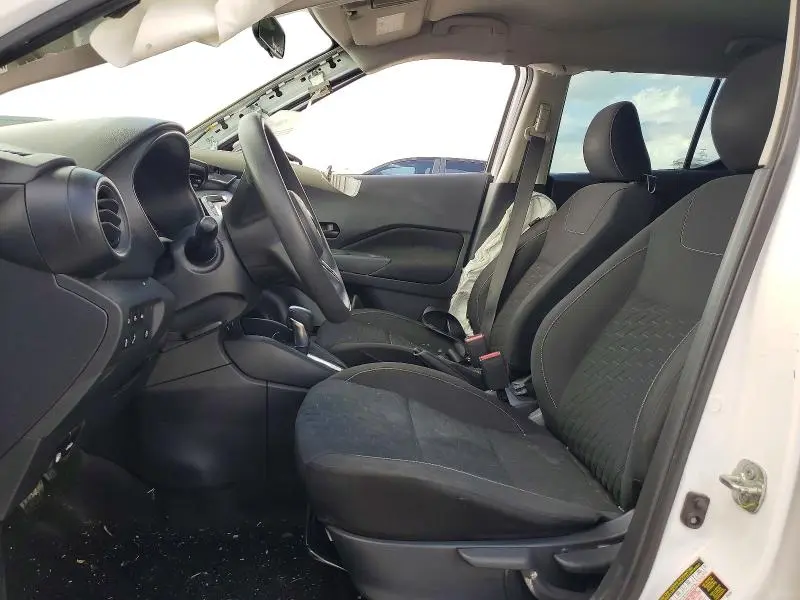 2021 NISSAN KICKS S  
