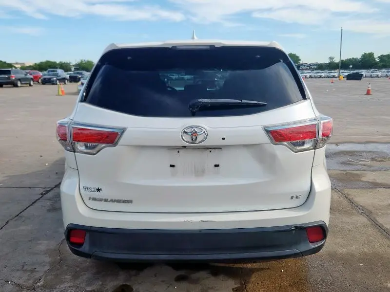 2016 TOYOTA HIGHLANDER LE  