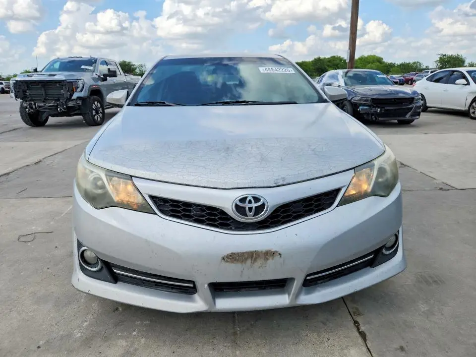 2013 TOYOTA CAMRY SE  
