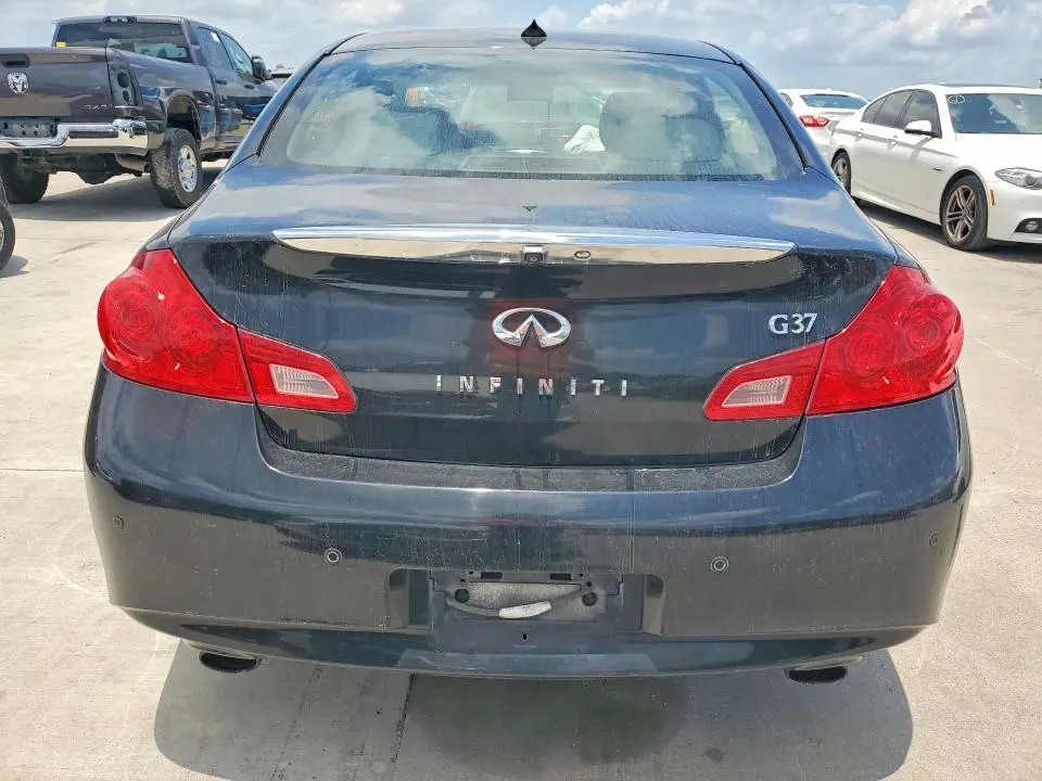 2010 INFINITI G37   